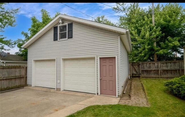 Photo - 4680 E 85th St