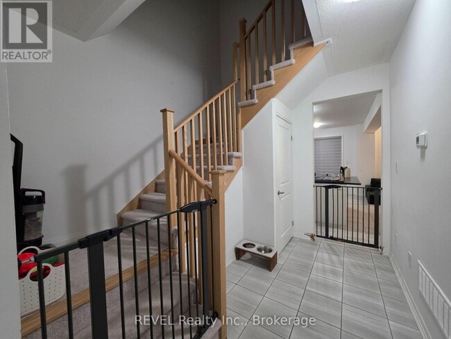 Photo - 7441 Baycrest Cmn