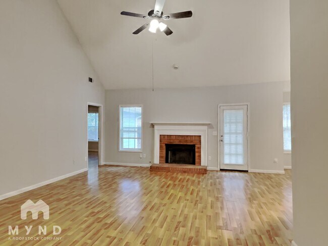 Photo - 540 Washington Dr