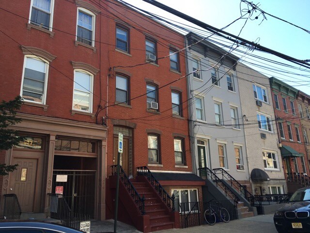 Photo - 525 Park Ave