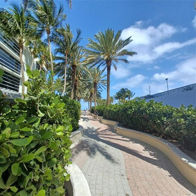 Photo - 100 Lincoln Rd Unidad 1206
