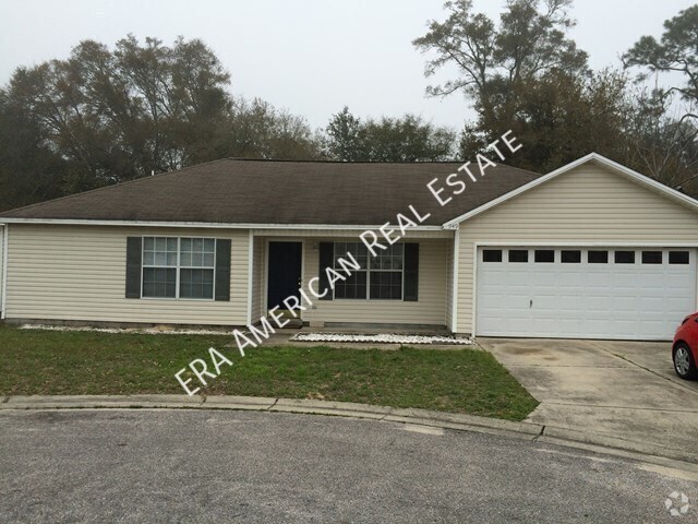 Building Photo - 3 Bedroom Home close to Hurlburt!