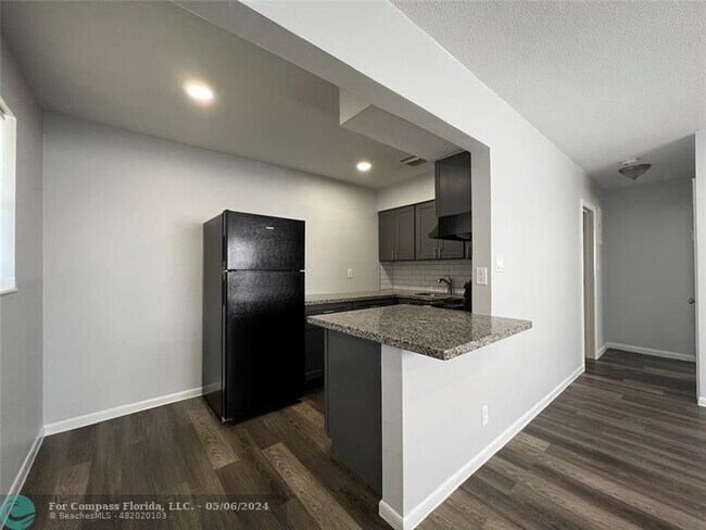 Photo - 5631 NW 15th St