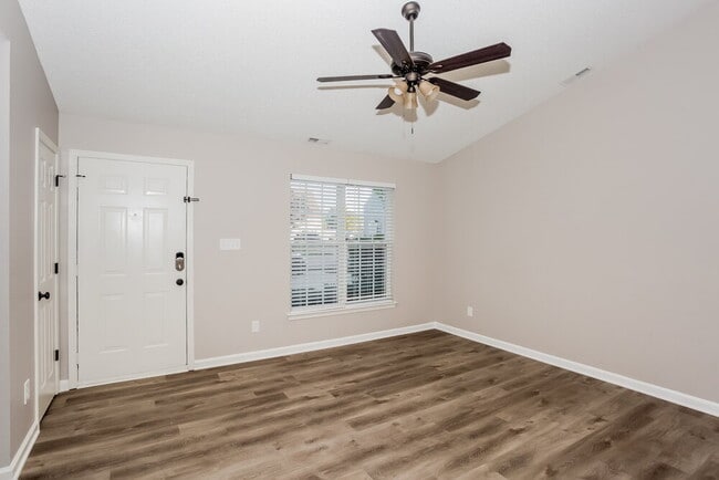 Photo - 4271 Barley St SW