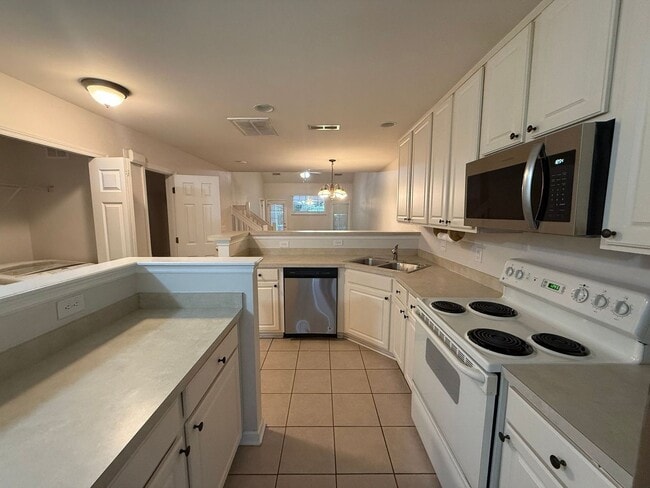 222 Kelsey Blvd