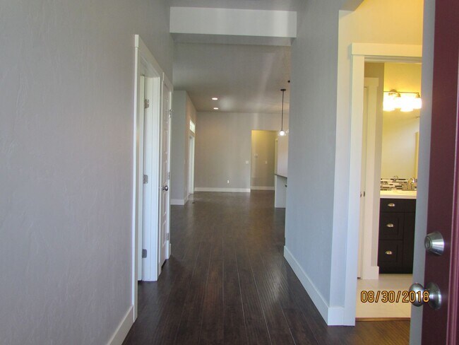 Photo - Beautiful 3 bed 2 bath in the popular Paramount community