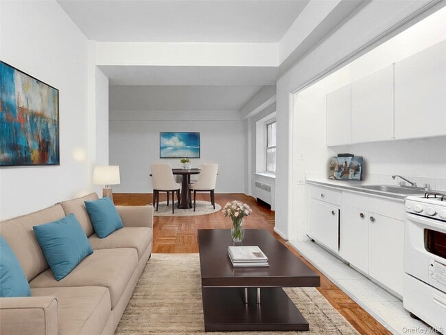 Building Photo - 2630 Kingsbridge Terrace Unit 1G