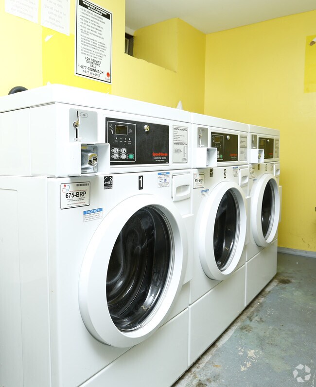 Woodmere at Hamilton Apartments Trenton, NJ