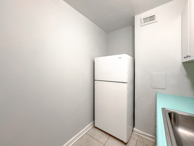 Photo - 429 W Wellington Ave Unit J00W