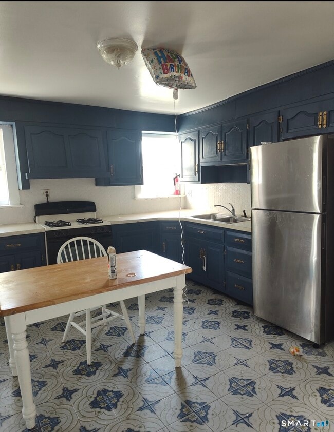 Photo - 30 Hawkins St