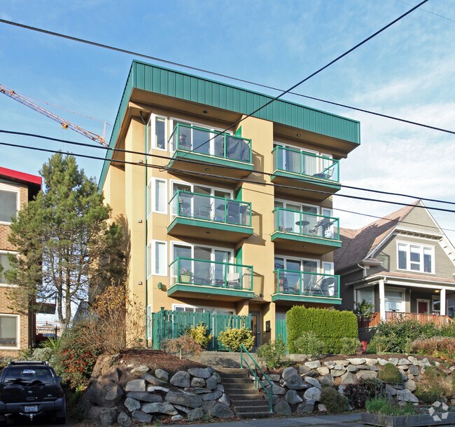 Photo - 3919 Whitman Ave N