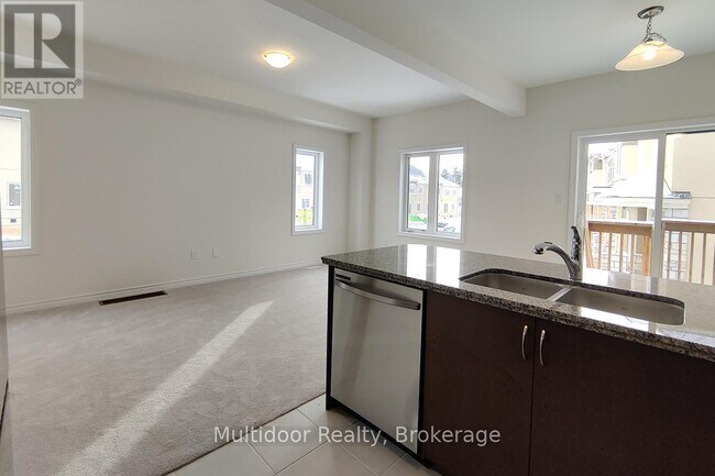 Photo - 305 Garner Rd W