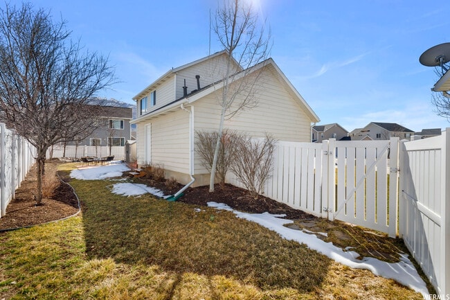 Photo - 1058 Aberdeen Cir