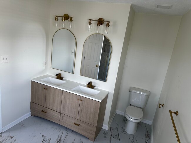 Master bathroom #2 - 4675 Harrier Way