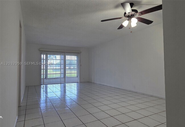 Photo - 5510 N Lakewood Cir Unit 511