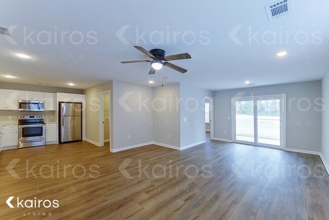 Photo - 10 Cottage Grove Dr