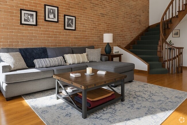 Building Photo - 14 Dartmouth St Unit 2 Rental