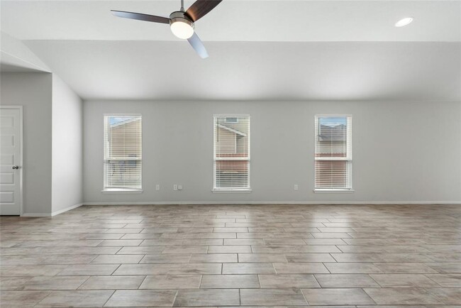 120 Lyndon Dr