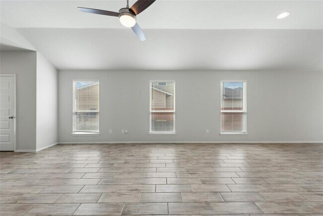 Photo - 120 Lyndon Dr