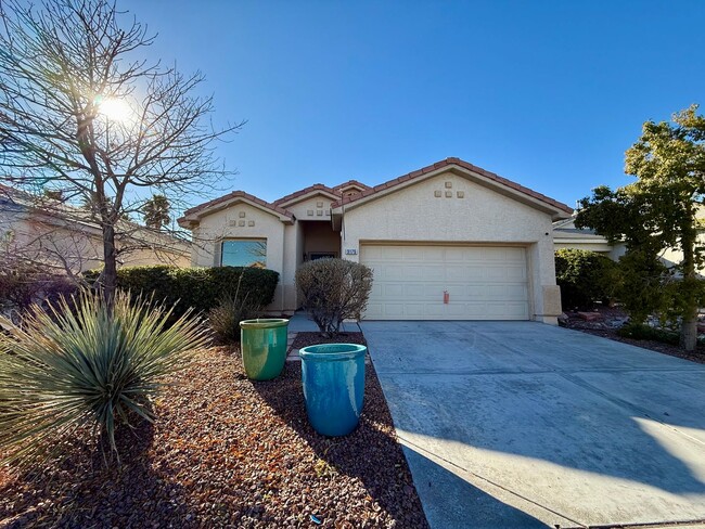 3/BD 2/BA Single Story Gem in Prime Summer... - 3/BD 2/BA Single Story Gem in Prime Summer... House