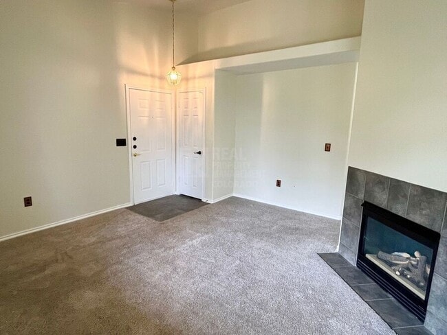 Photo - 3928 Riviera Grove Unit 203