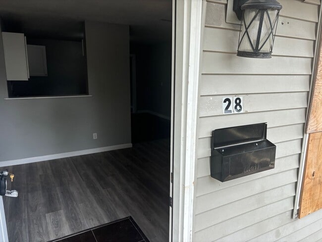 Photo - LIMITED TIME**NO APPLICATION FEE**1/2 OFF DEPOSIT**