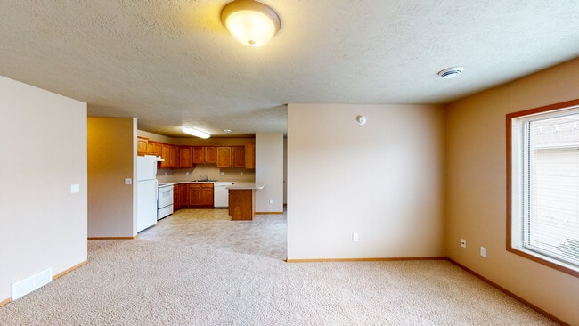 Photo - Joslyn Heights Apartments