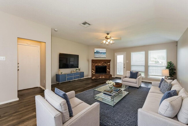Photo - 1711 Venus Dr W