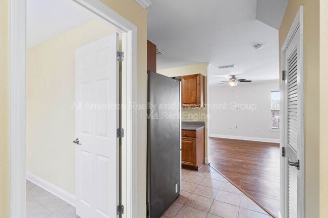 Photo - 747 Majestic Dr