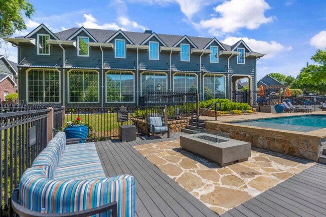 Resort Style Pool - Firepit