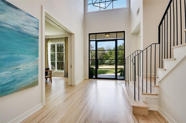 Photo - 103 Las Lomas Dr