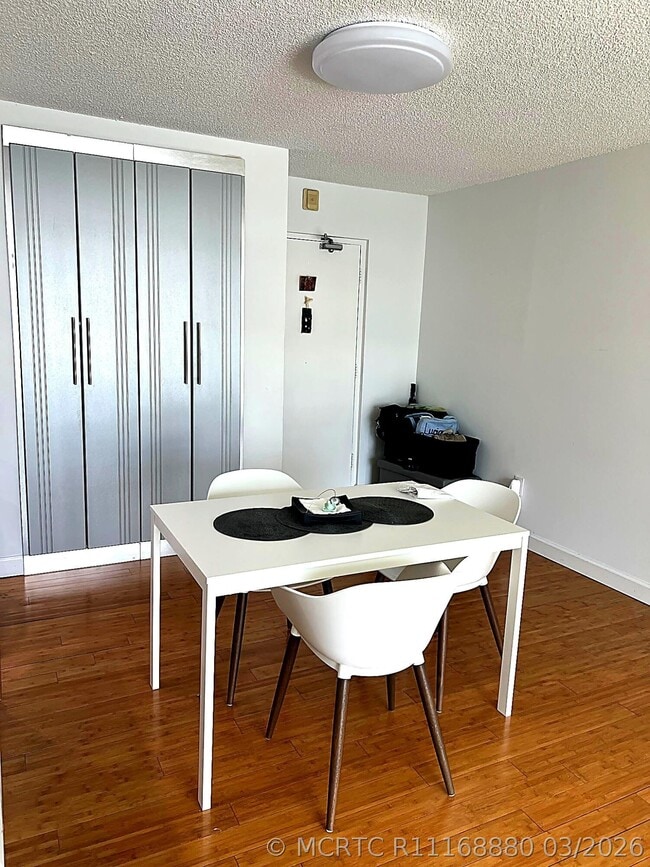 Building Photo - 3522 NE 171 St Unit 202