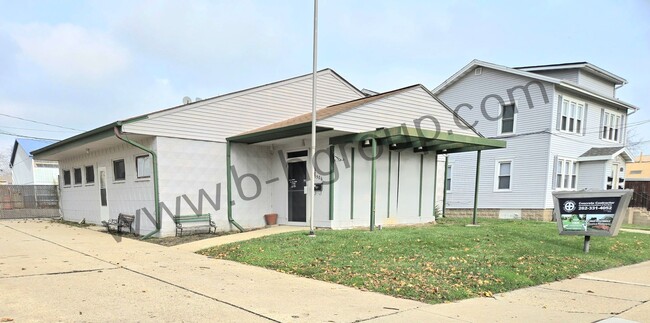 Commercial Space with Watchman's Quarters - Commercial Space with Watchman's Quarters Casa