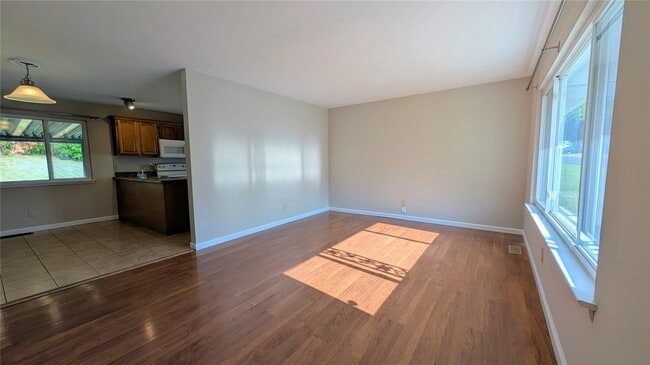 Photo - 3356 Clemens Dr