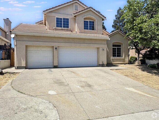 Building Photo - 5-Bedroom, 3-Bath Home with Convenient Ame...