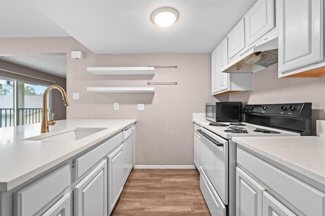 Photo - 2124 Burton Dr Unit 204