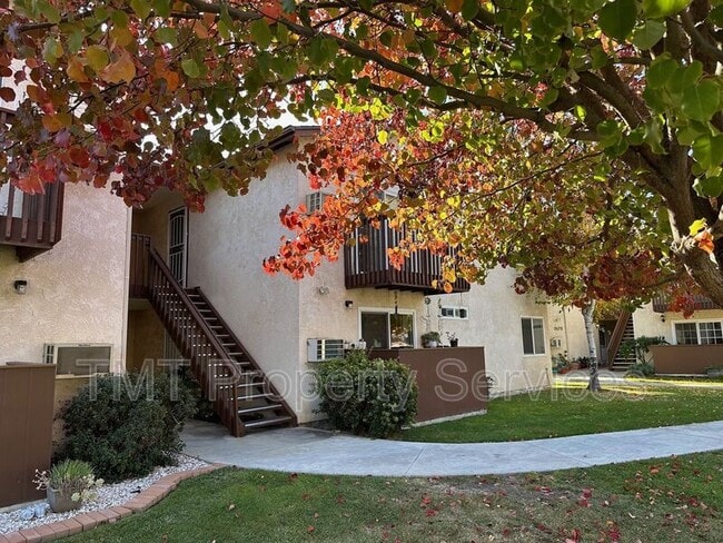 Building Photo - 7464 Santa Ysabel Ave