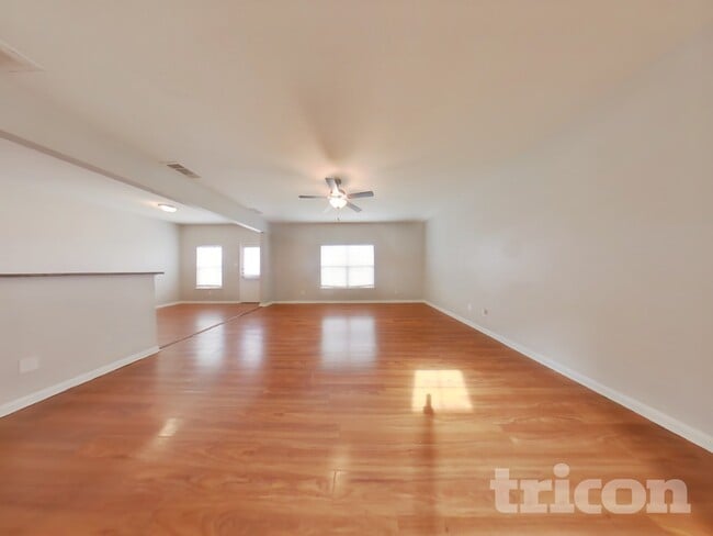 Photo - 216 Elm Patch Dr