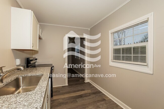 Photo - 2522 E 39th St
