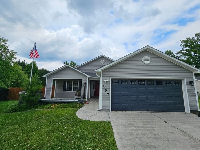 Building Photo - 3 Bed, .6 Acre Home In Chinquapin