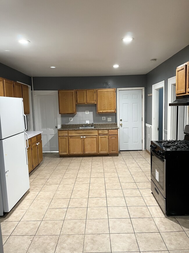 Photo - 60 S Whitney St Unit 1