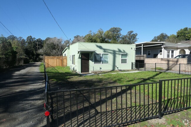 Building Photo - 129 Browns Valley Rd Rental