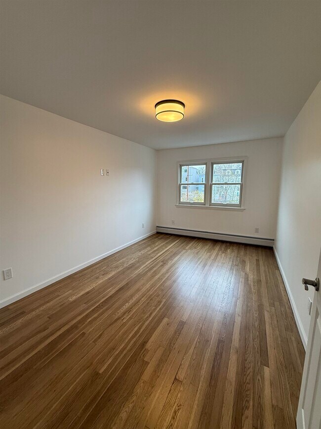 Photo - 31 Alan Terrace Unit 1