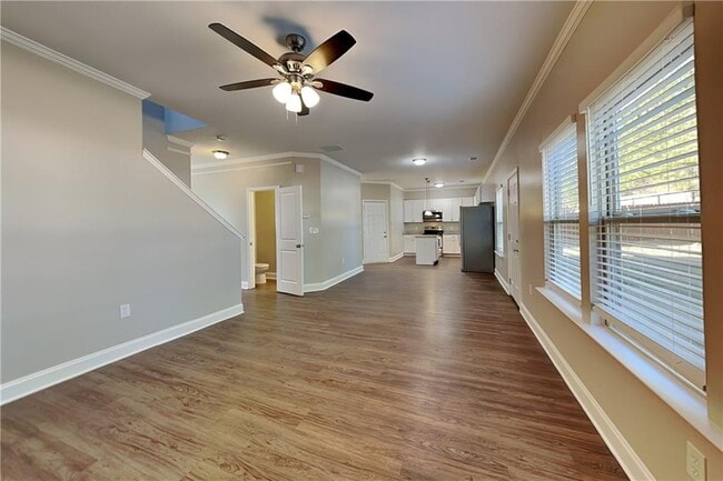 Photo - 122 Dynasty Ln