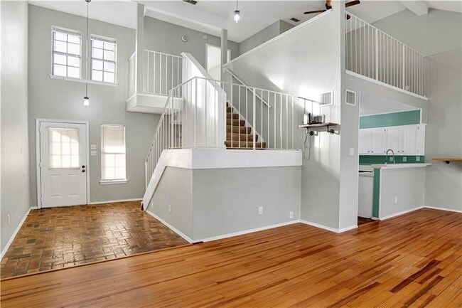 Photo - 5900 Grelot Rd Unit 501