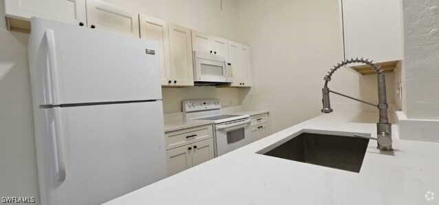 Building Photo - 1523 SW 51st Ln Unit 205 Rental