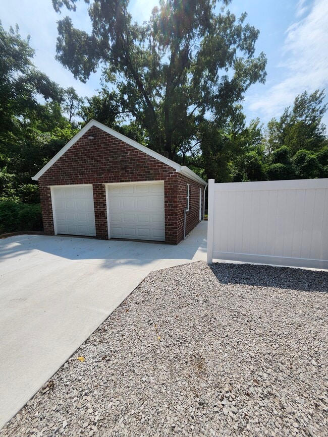 Photo - 228 H St