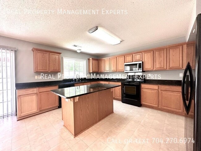 Photo - 10834 Glenluce Ave