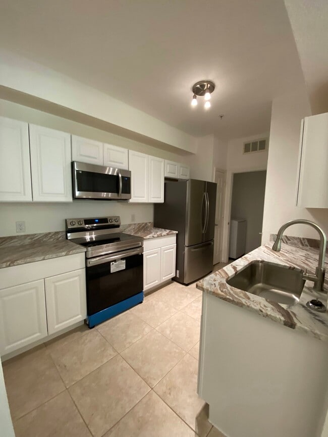 Photo - 8539 Gate Pkwy W Unit 1514