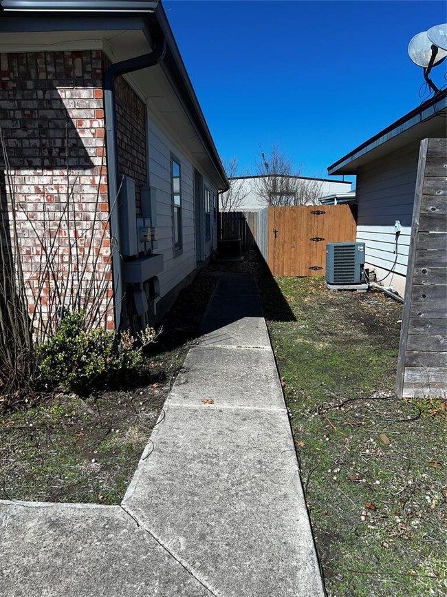 Photo - 143 Marvin Cove